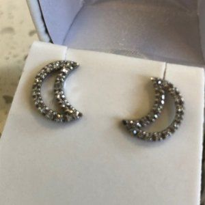18K white gold half-moon diamond earrings